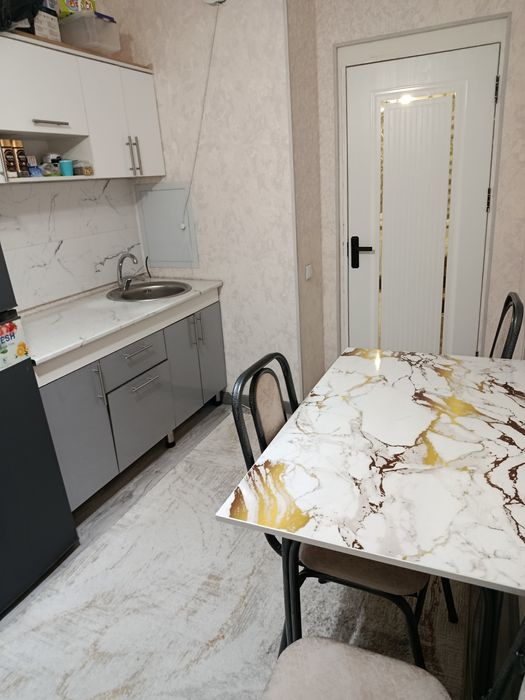 Продаётся квартира двух комнатная на третье этаже в Бектемирсом районе