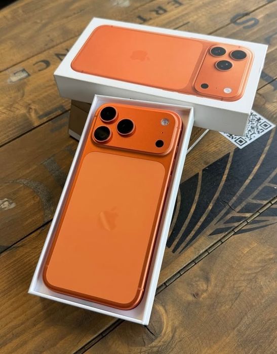 IPhone 17 Pro Max Cosmic Orange