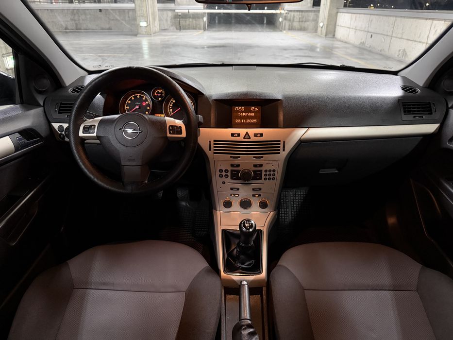 Opel Astra H Sedan  1.6 16V  115 CP  Benzină  2009  Euro 4  176.000 KM