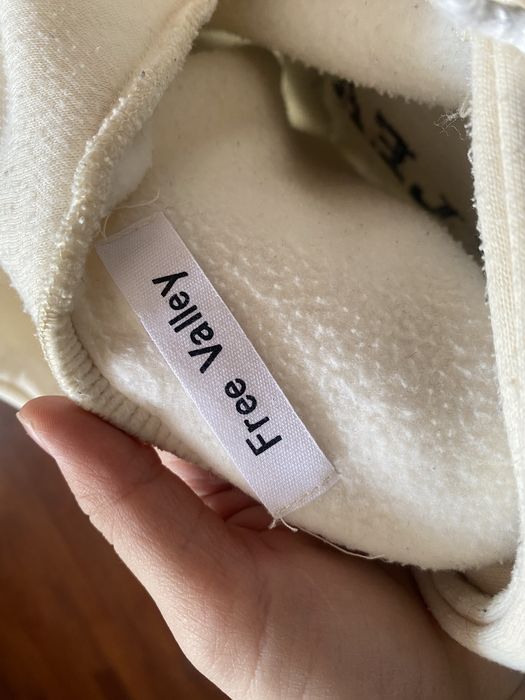 Толстовка бежевая с капюшоном