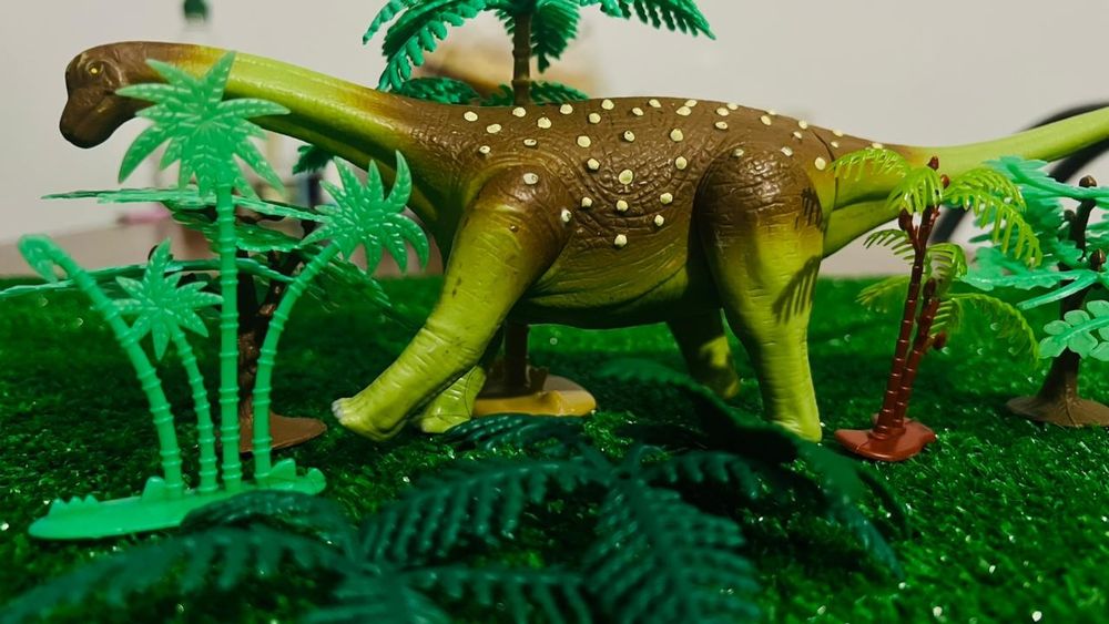 Динозавр сальтозавр