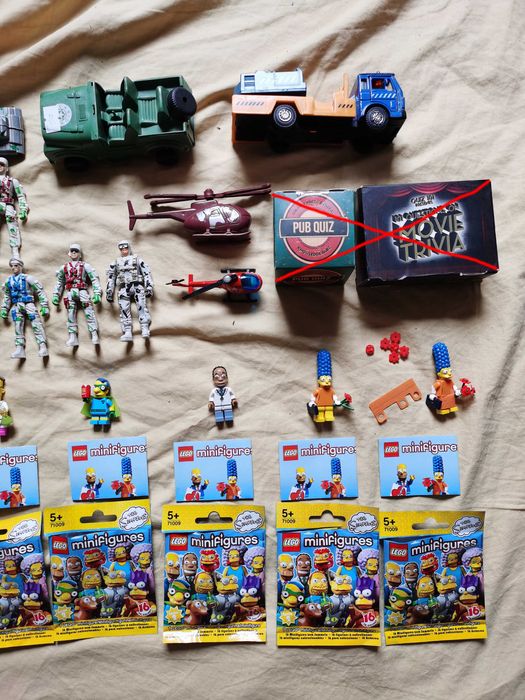 Лот играчки G.I. Joe, Barbie, Lego Minifigure, Marvel