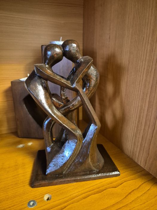 Sculptura lemn lucrata manual