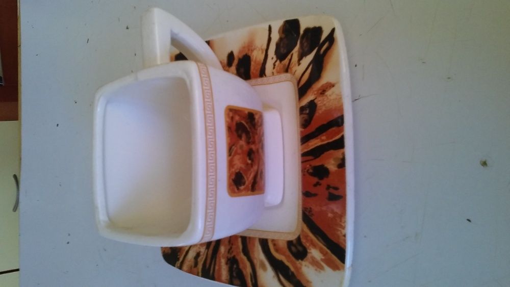 уникални ръчно рисувани сервизи за хранене и кафе или чай