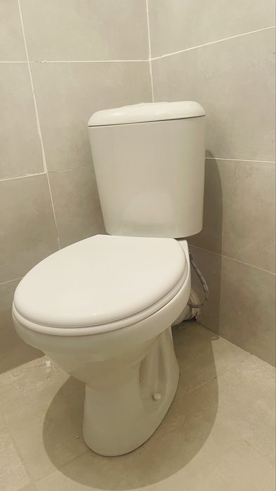 Раковина, унитазы, ванна