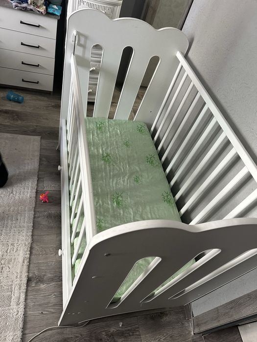 Детская кроватка