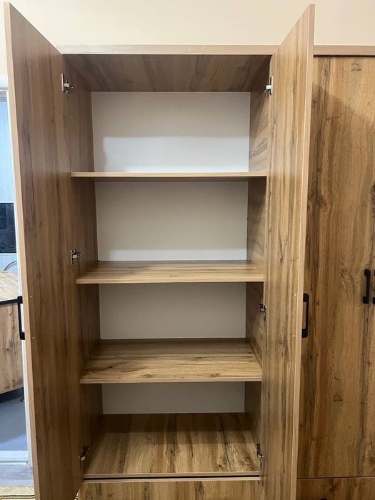 Шкаф новый 1.80х200