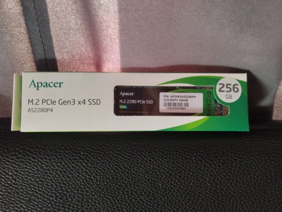 SSD 240GB, 500GB. HDD 1TB 2,5'.