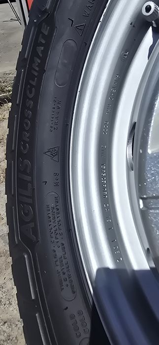 Всесезонни гуми 215 70 15С  джанти 5 118 15  Пежо, Ситроен, Фиат