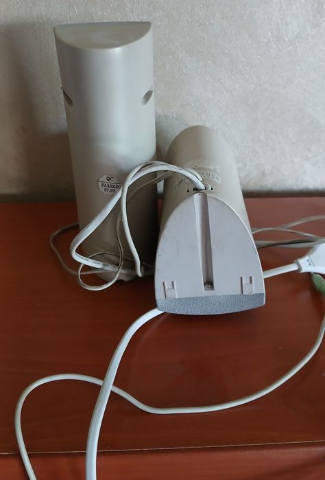 Тонколони за компютър и музикални аудио  техника.