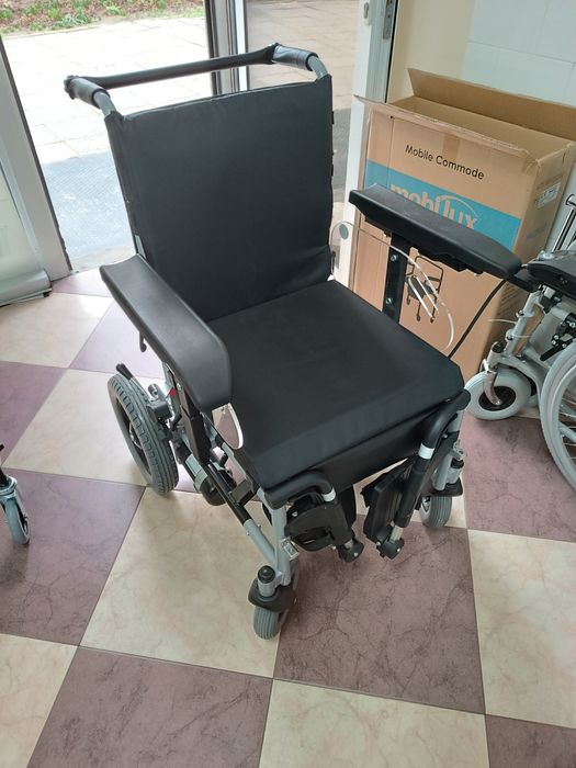 Инвалидна акумулаторна количка