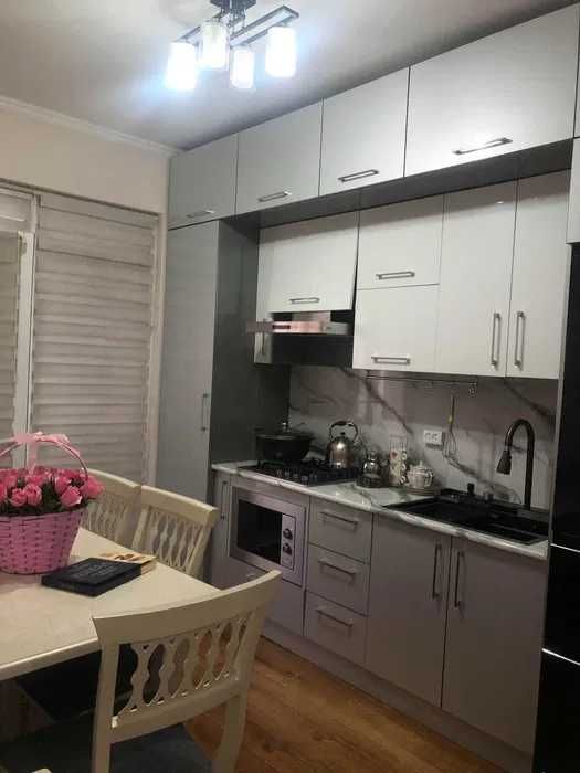 Срочно Продам 2х комн/6/9 Махтумкули Евро квартира.