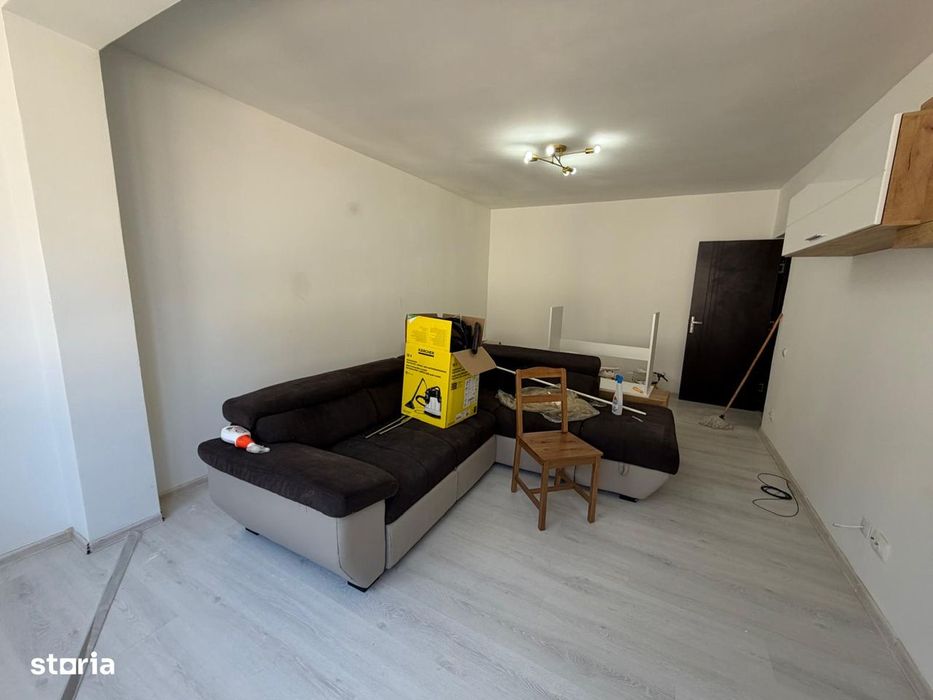 1 Decembrie metrou Str Marin Pazon — fotografia 3