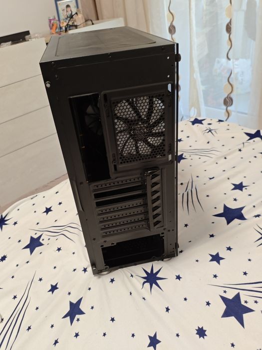 Carcasa Pc , Corsair , arctic !