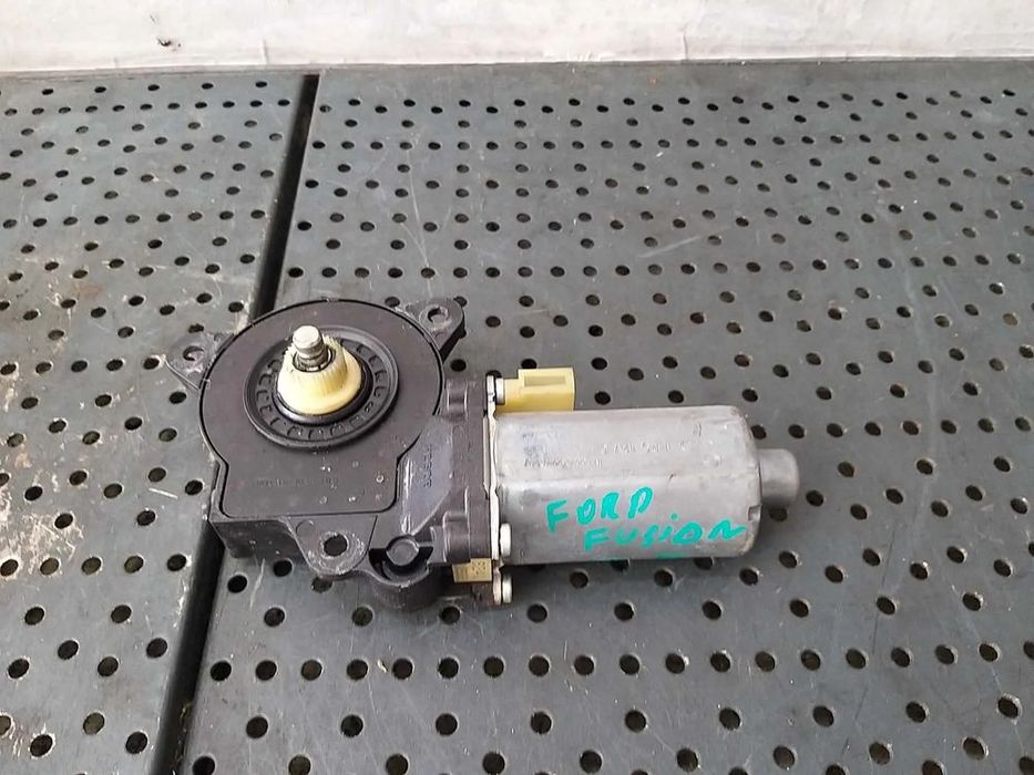 Motoras macara stanga fata ford fusion ju 0130821938