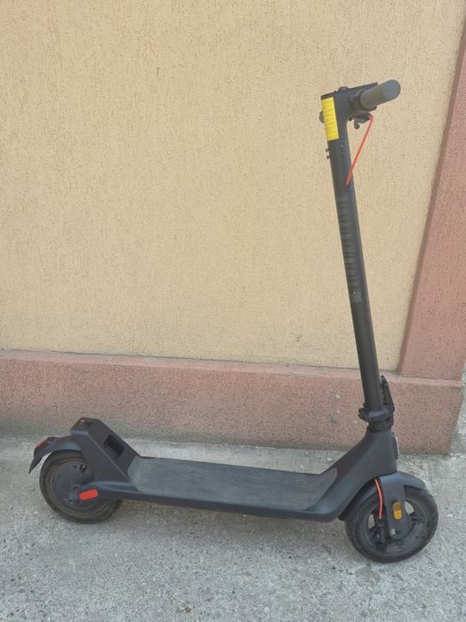 Trotineta electrica xiaomi 4 lite gen 2