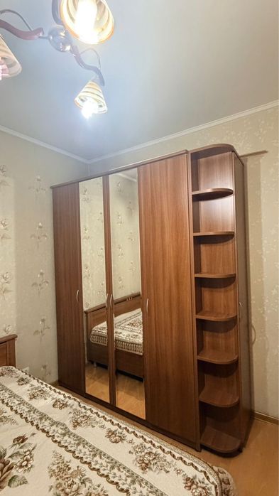 Мебель (2 шкафа,комод,кровать,диван,2 кресло)