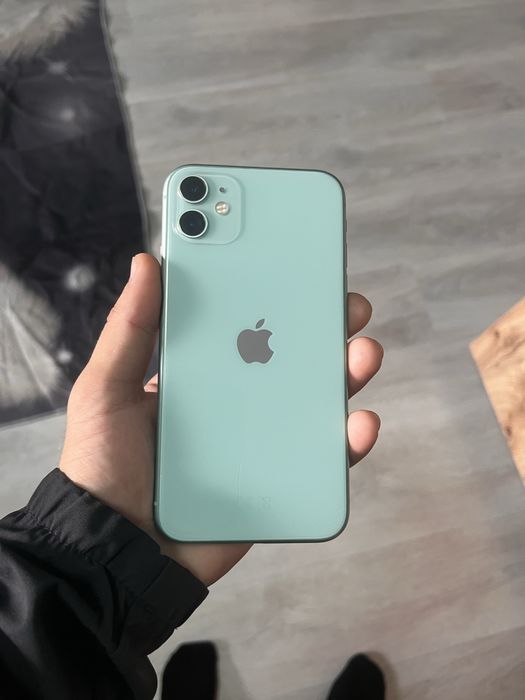 Продам айфон 11 в хорошем состаяни