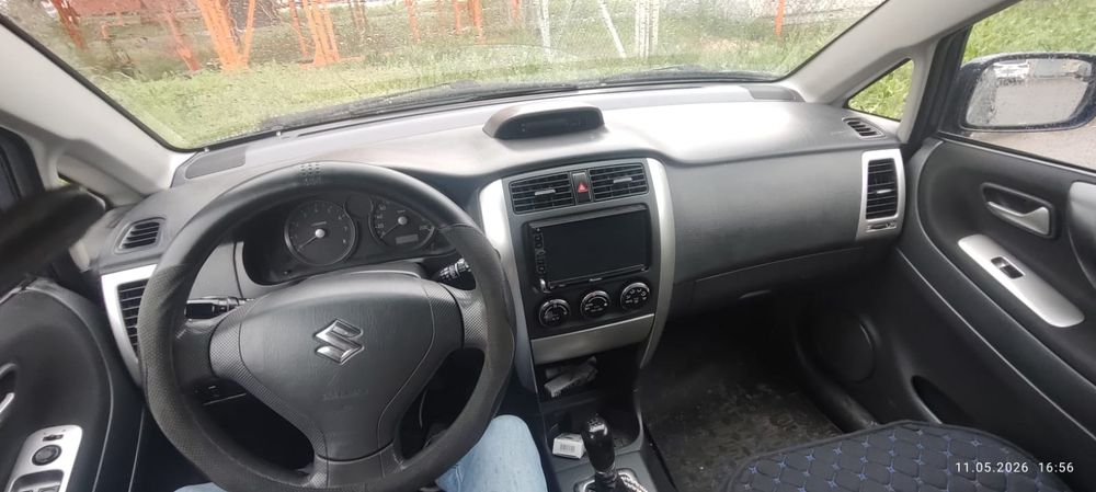 Продам машину Suzuki Liana