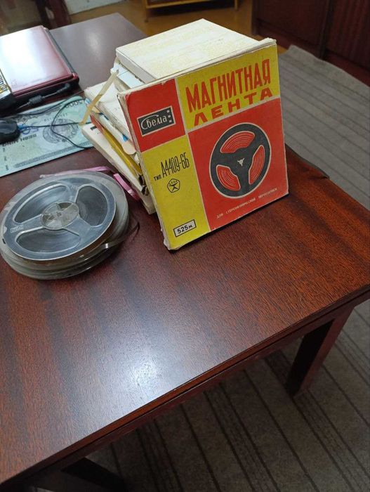+ Бобины с записями  на катушечный магнитофон..