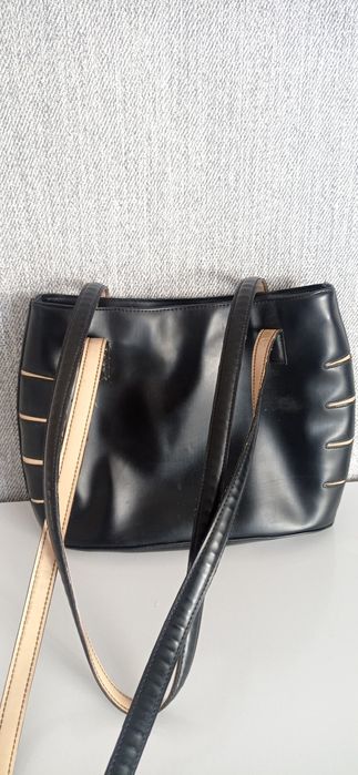 Небольшая кожаная сумка