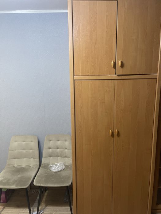 диван и шкафы вместе