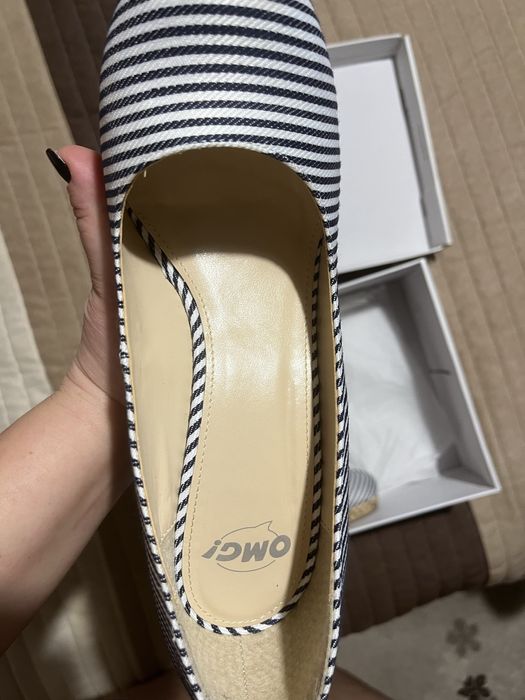 Vand pantofi cu platforma OMG