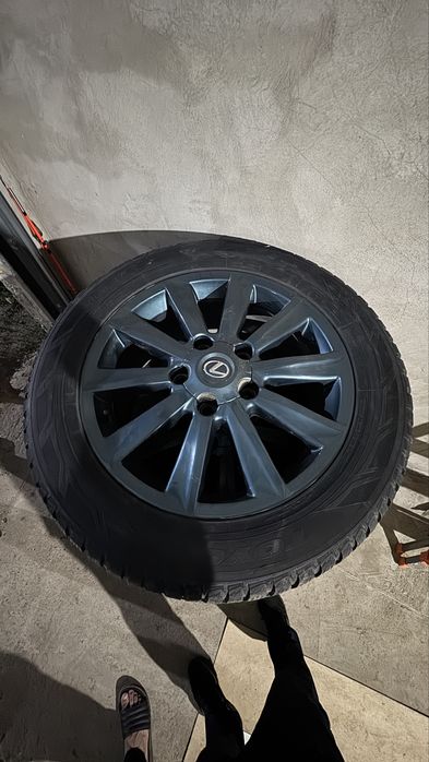 285/50/R20 с дисками от Lexus 570
