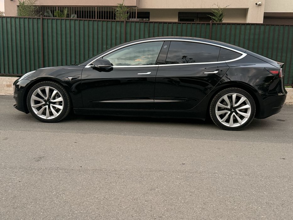 TESLA Model 3 2019 — imagine 5