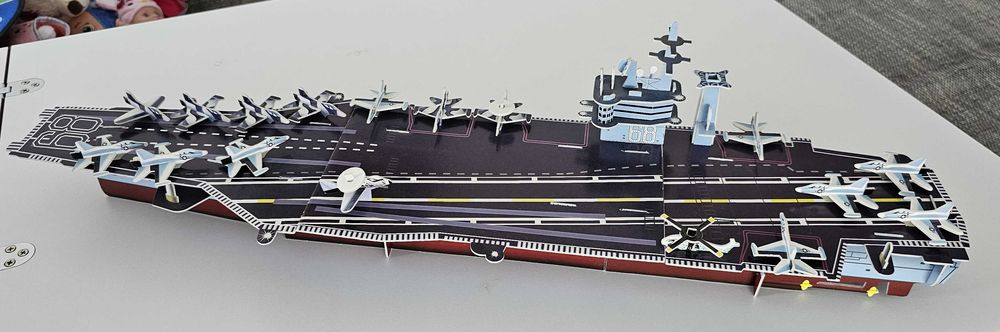 Puzzle 3D Portavion Nimitz de 70 de piese 77 x 18 x 20 cm