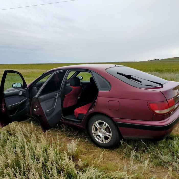 Тайота Карина е, 1.6