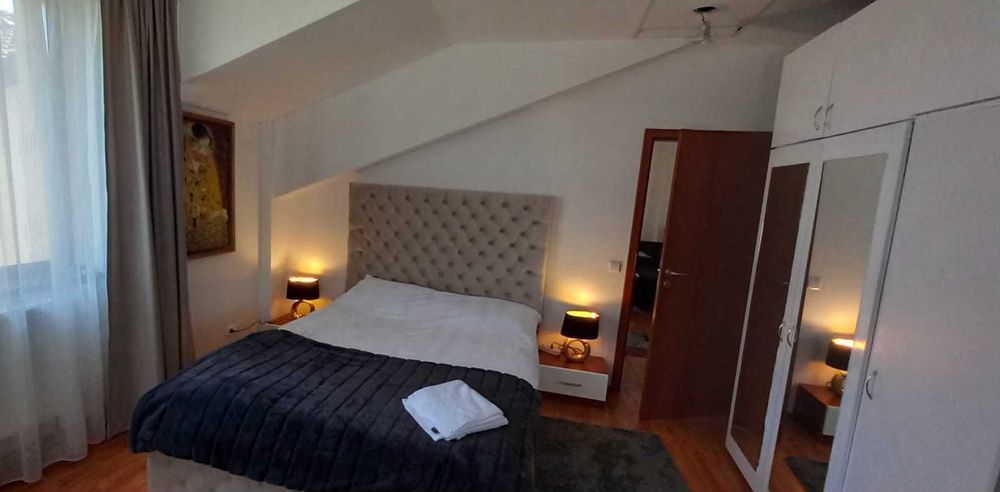 Inchiriez Vila in Moara de Vant 350mp 8 camere, >10 pers.cu factura