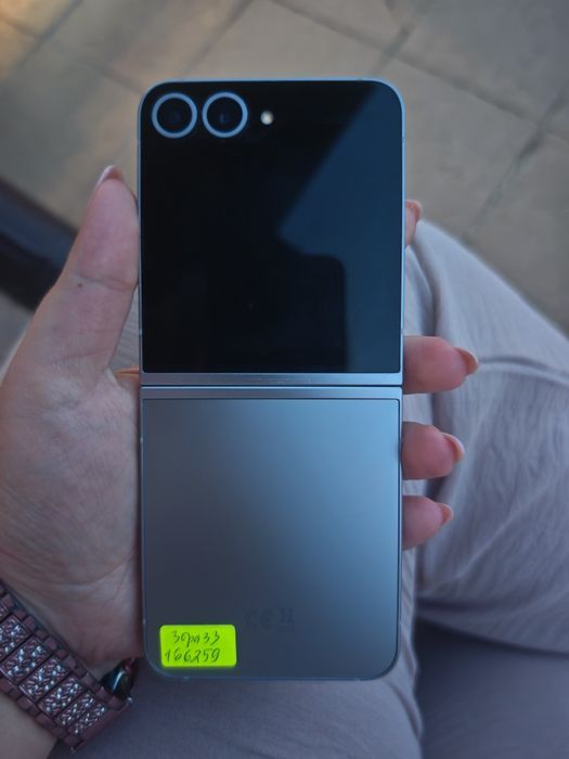 Samsung Galaxy Z Flip 6