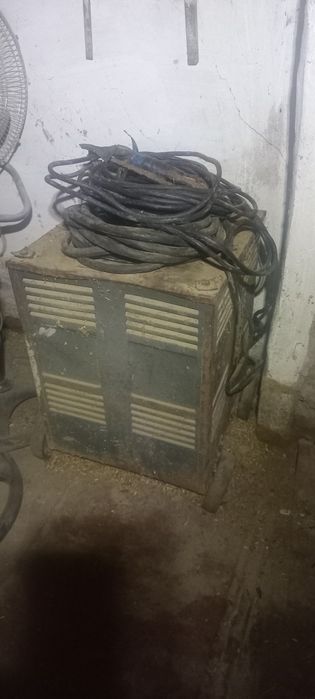 Продаётся 2х фазный сварочный аппарат