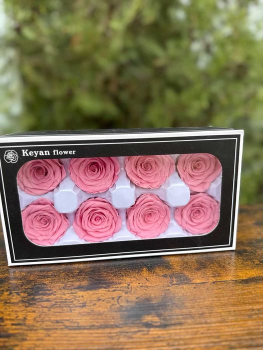 Вечни рози глави