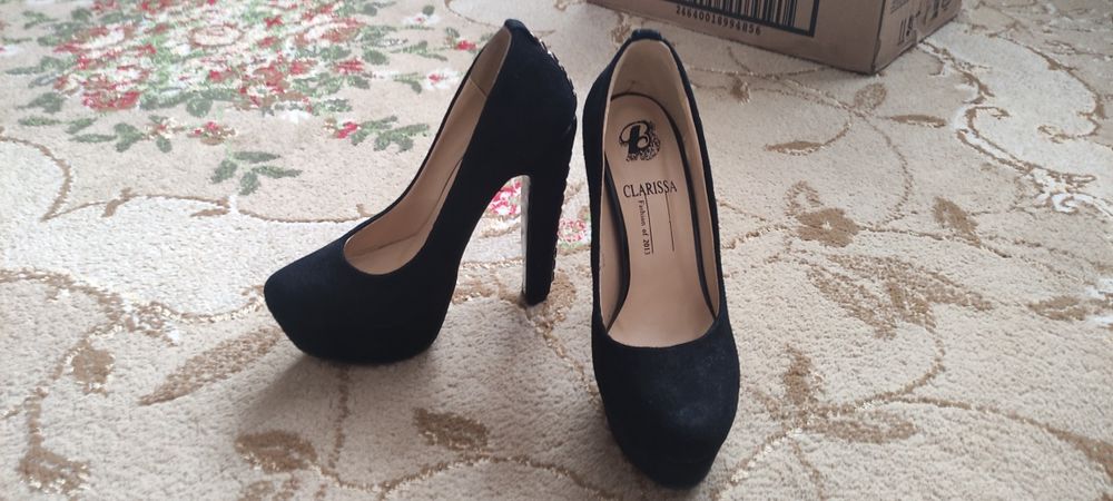 Продам Б/у женскую обувь