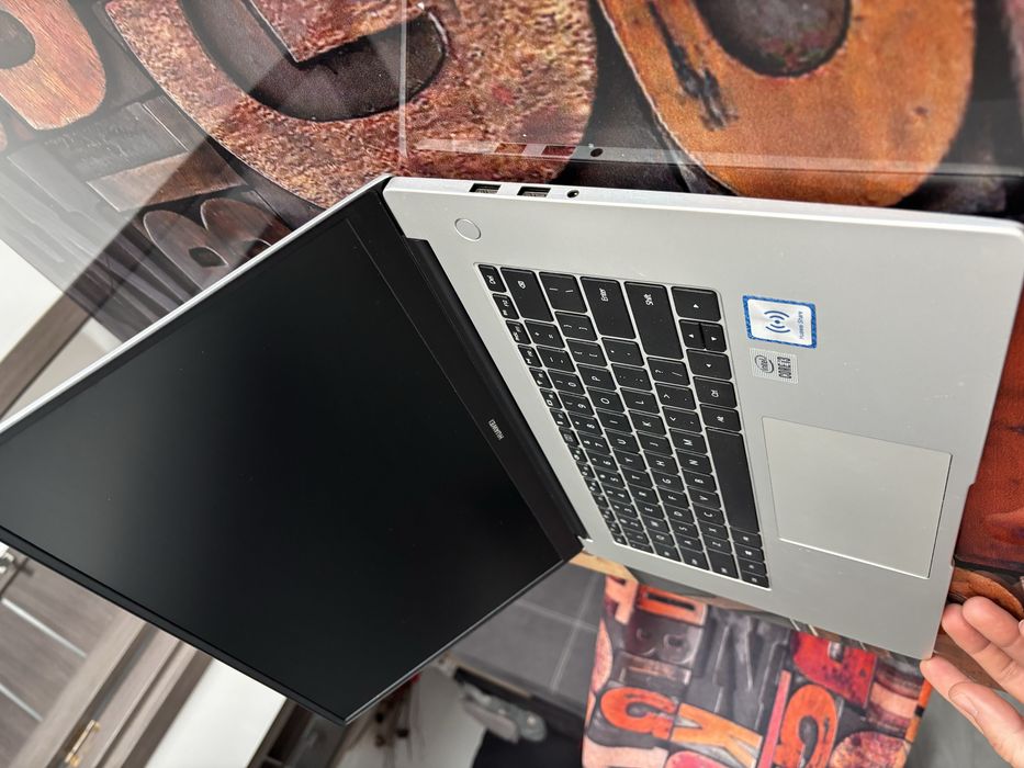 Vand laptop huawei d15