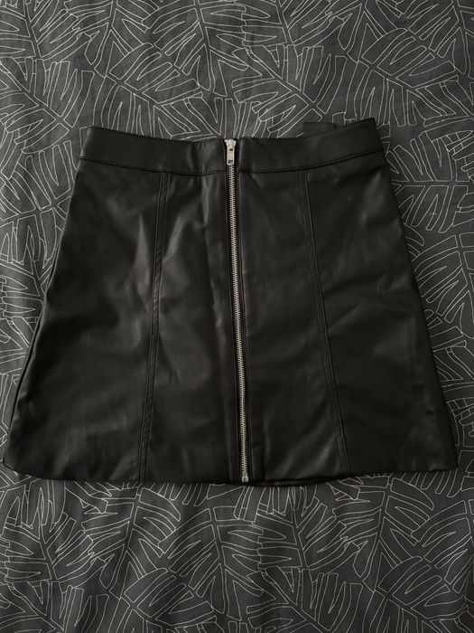 Черна пола на H&M