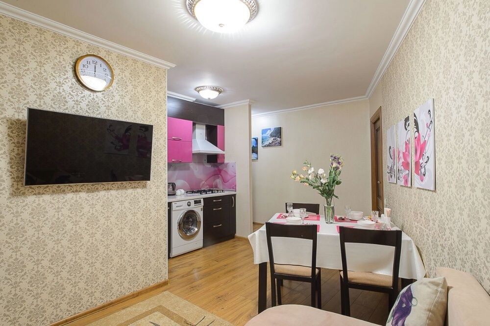 Посуточно трехкомнатная Шевченко 75