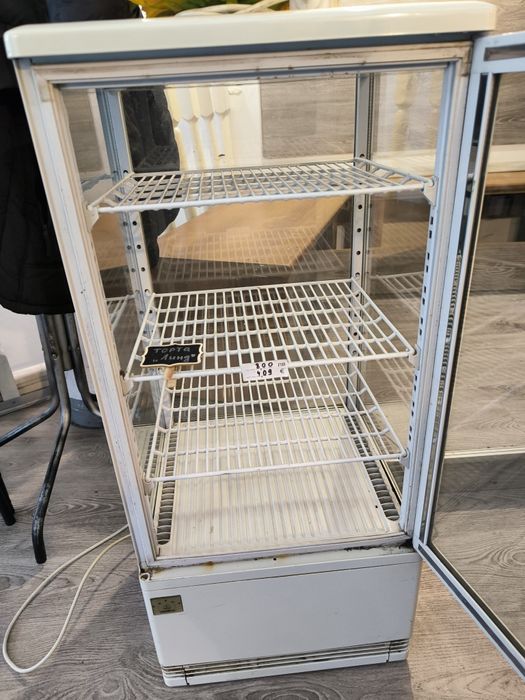 Витрина за торти Horeka