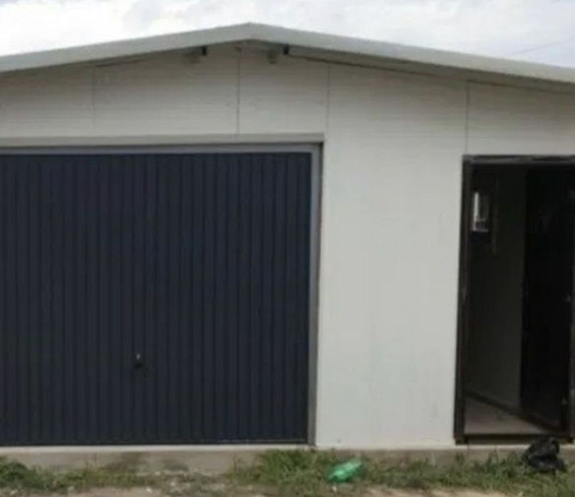 Garaj metalic din panouri sandwich  4.5 x 6m