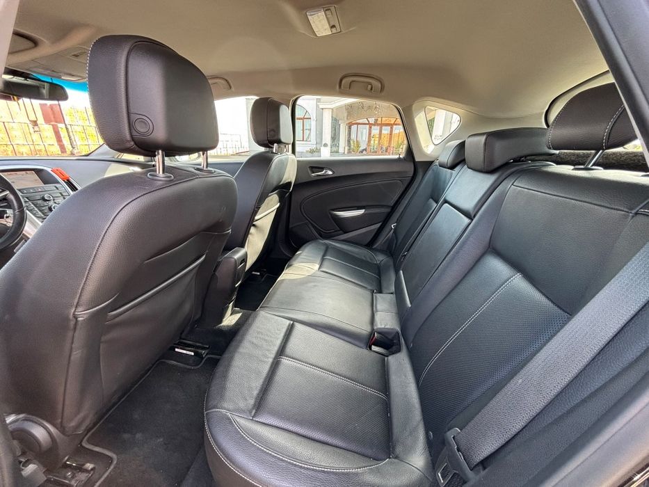 OPEL Astra 2010 — imagine 5
