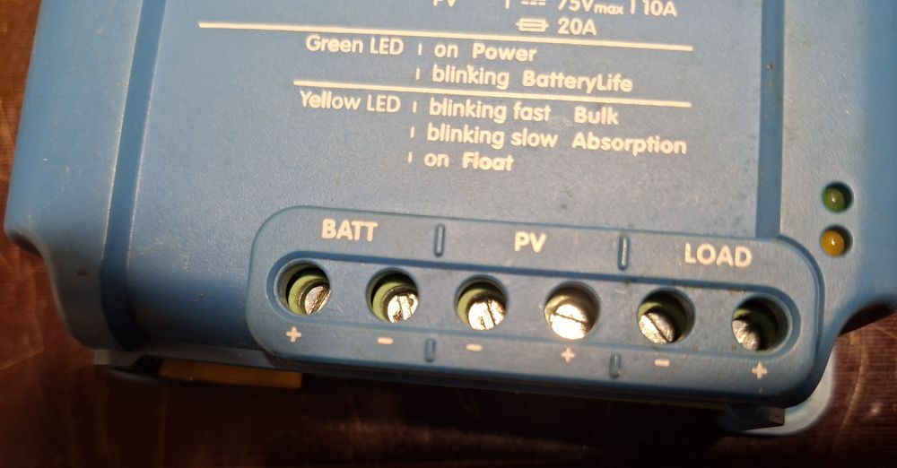 Regulator / Controler Încărcare Solară Victron Energy BlueSolar MPPT 75/10