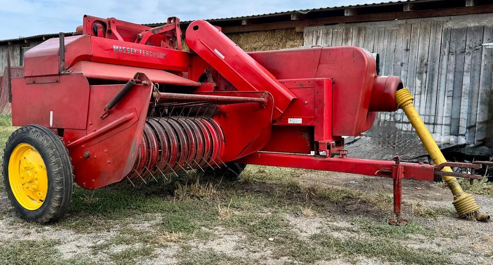 Balotiera / Presa baloti Massey Ferguson 20-8 /  complet funcțională / vopsea originala / welger / class
