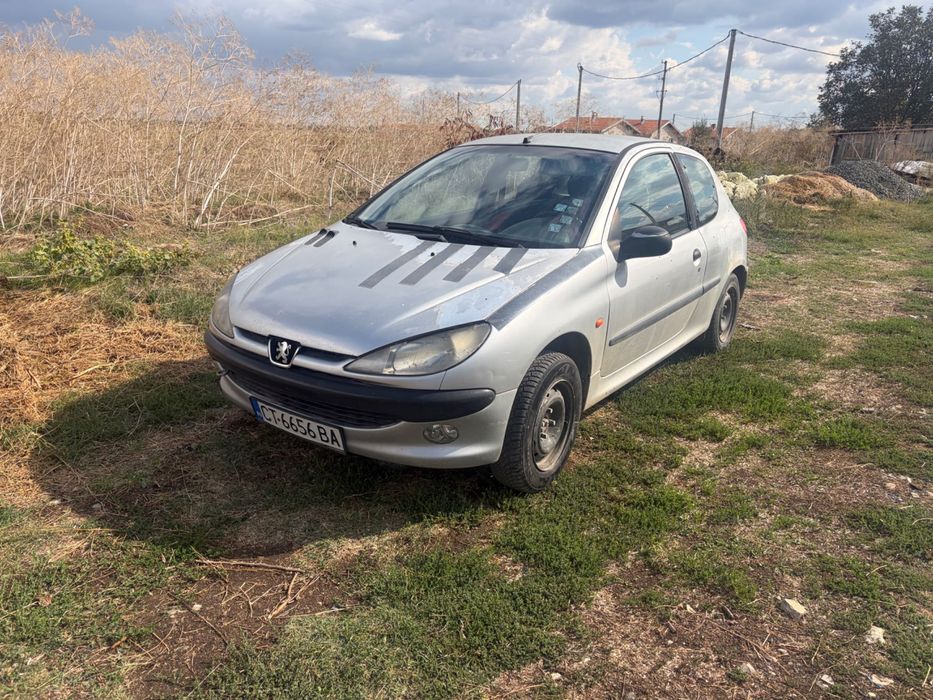 Продавам пежо 206