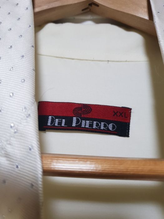 Cămăși de închid cu botoni