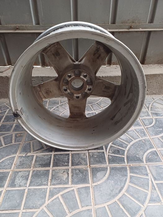 Продам комплект  дисков  ауди