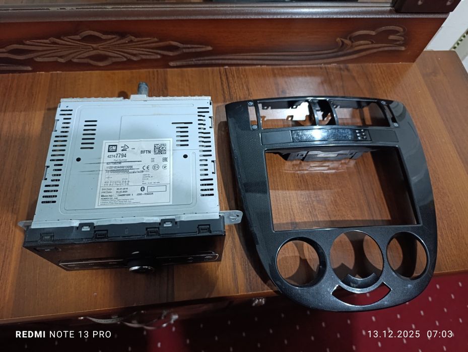 Gentra zavod  magnitafon sotiladi ramka soati va 16.5 kalonka