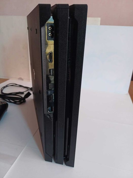PS 4 Pro с 1 терабайт хард диск