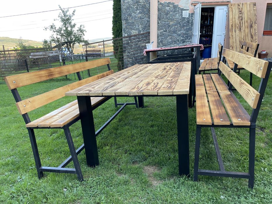 Vand set masa + 2 bănci